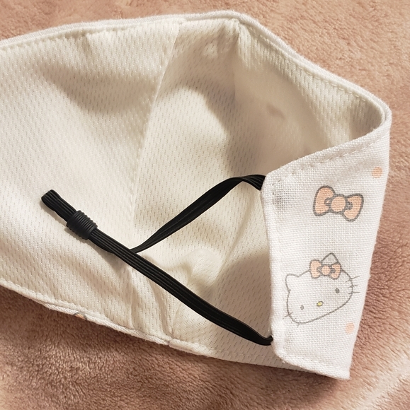 Miniso x Hello Kitty Reusable Face Mask - Picture 3 of 6